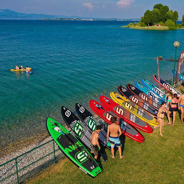 indigo-lake-of-garda-sardinia_0002_Sup Rental & School